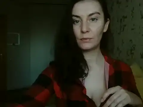 Snapshot of KatalinaQE chatting on September 2025 06:15:02 AM KatalinaQE online show from September 2025 06:15:02 AM