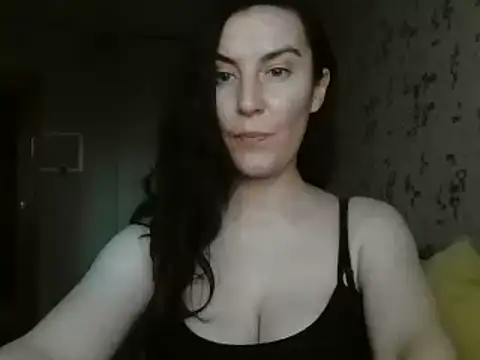 Snapshot of KatalinaQE chatting on September 2025 08:37:02 AM KatalinaQE online show from September 2025 08:37:02 AM