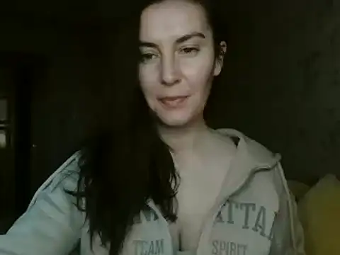 Snapshot of KatalinaQE chatting on October 2025 04:56:02 AM KatalinaQE online show from October 2025 04:56:02 AM