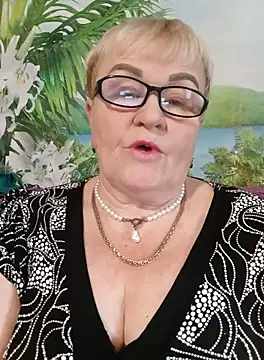 VioletSweet5566 online show from September 2025 01:45:01 PM