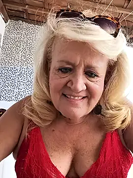 Belladama61 online show from May 2026 05:50:02 PM