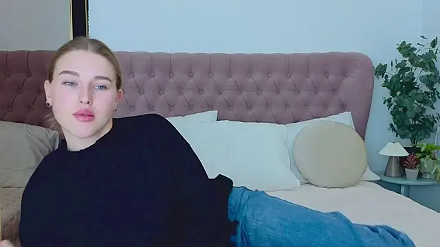 Snapshot of Violeta_blush chatting on September 2025 05:55:02 AM Violeta blush online show from September 2025 05:55:02 AM