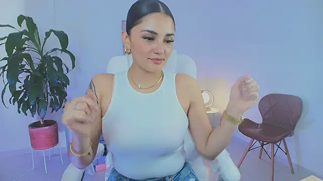 Julieta92  online show from May 2026 09:09:01 PM