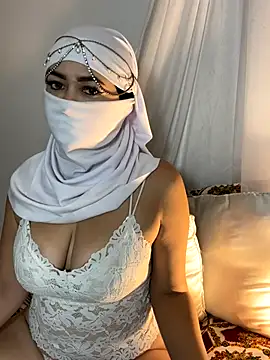 Snapshot of Amyraa_ chatting on November 2025 12:17:01 PM Amyraa online show from November 2025 12:17:01 PM