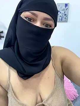 Snapshot of Amyraa_ chatting on December 2025 12:00:02 PM Amyraa online show from December 2025 12:00:02 PM