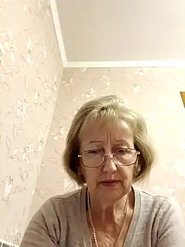 AlikaSwan5821 online show from September 2025 12:09:02 PM