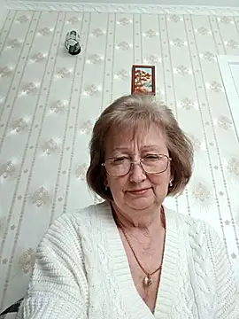 AlikaSwan5821 online show from March 2026 12:31:01 PM