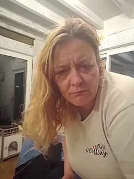 Misspapillon1840 online show from March 2026 01:23:02 AM