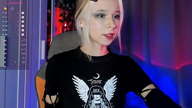 Snapshot of MiSeki chatting on November 2025 12:44:01 AM MiSeki online show from November 2025 12:44:01 AM