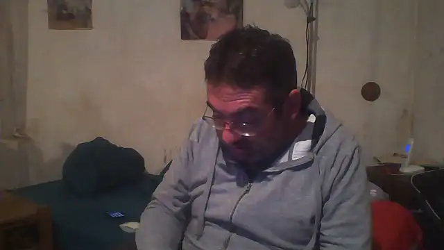 Snapshot of Jouons-ensembles2 chatting on November 2025 02:10:01 AM Jouons-ensembles2 online show from November 2025 02:10:01 AM