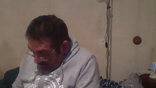 Snapshot of Jouons-ensembles2 chatting on December 2025 10:38:02 PM Jouons-ensembles2 online show from December 2025 10:38:02 PM