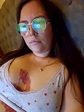 Snapshot of curvy_cute_ashley chatting on October 2025 07:44:02 PM curvy cute ashley online show from October 2025 07:44:02 PM