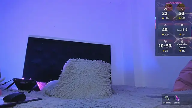 Enzo-wolf33 online show from April 2026 08:50:01 PM