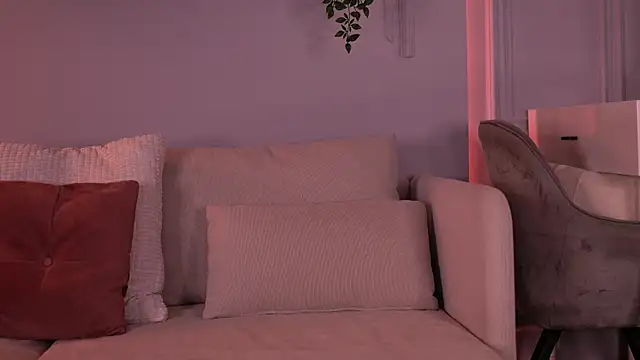 MillaSerene online show from May 2026 06:07:01 AM