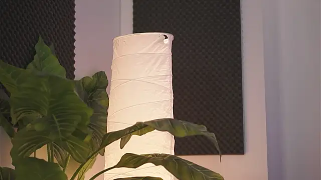 KyssaraPlay online show from October 2025 06:03:01 PM