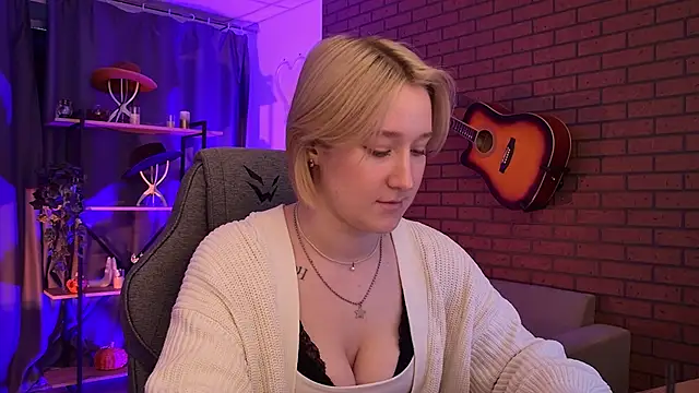 Snapshot of CinBellamy chatting on February 2026 07:39:01 AM CinBellamy online show from February 2026 07:39:01 AM