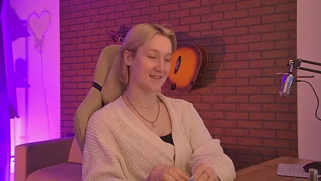 Snapshot of CinBellamy chatting on February 2026 07:40:01 AM CinBellamy online show from February 2026 07:40:01 AM