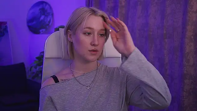 Snapshot of CinBellamy chatting on March 2026 08:37:01 AM CinBellamy online show from March 2026 08:37:01 AM