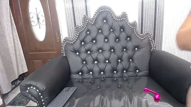 naughty milf esmeralda online show from January 2026 02:26:01 AM