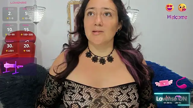 Snapshot of naughty_milf_esmeralda chatting on April 2026 02:37:02 AM naughty milf esmeralda online show from April 2026 02:37:02 AM