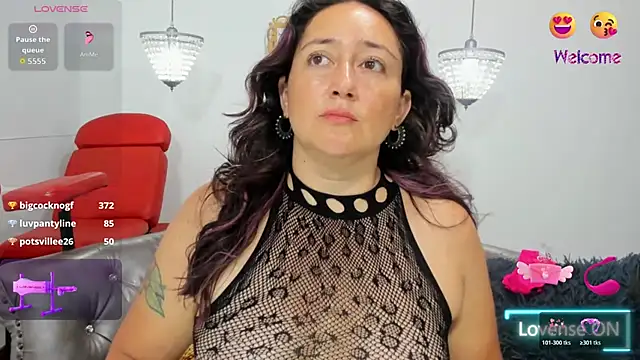 Snapshot of naughty_milf_esmeralda chatting on May 2026 02:33:02 PM naughty milf esmeralda online show from May 2026 02:33:02 PM
