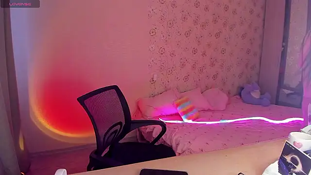 Snapshot of Alice_next_door chatting on February 2026 02:03:02 PM Alice next door online show from February 2026 02:03:02 PM