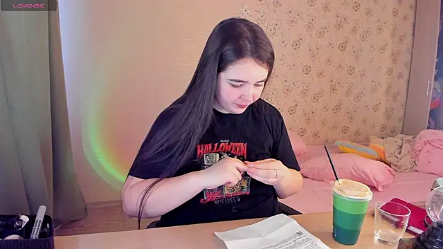 Snapshot of Alice_next_door chatting on February 2026 12:39:02 PM Alice next door online show from February 2026 12:39:02 PM