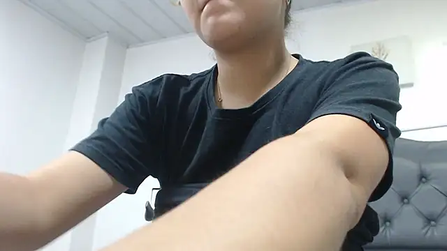 Giia Monroe online show from January 2026 05:27:02 PM