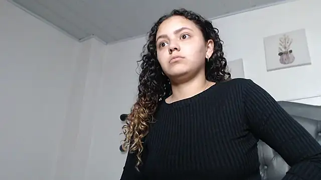 Giia Monroe online show from January 2026 02:00:01 PM