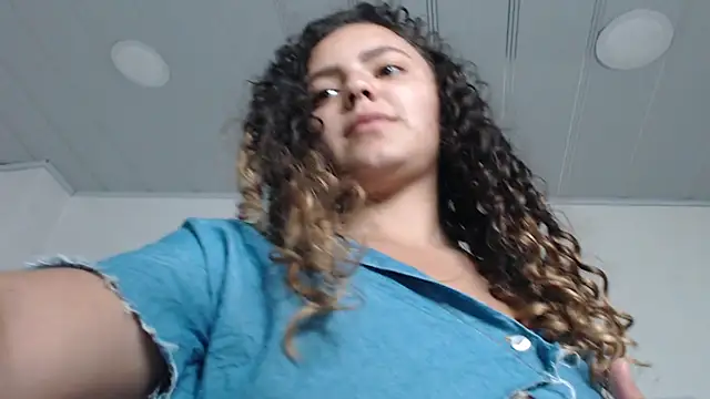 Giia Monroe online show from February 2026 02:48:02 PM