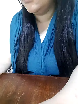 Snapshot of Madam-bezoul- chatting on September 2025 07:13:02 AM Madam-bezoul- online show from September 2025 07:13:02 AM