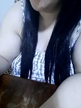 Snapshot of Madam-bezoul- chatting on November 2025 05:57:02 AM Madam-bezoul- online show from November 2025 05:57:02 AM