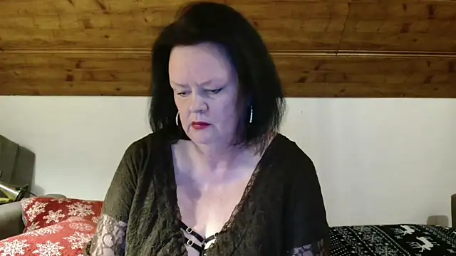 TiffanyMature online show from December 2025 03:30:02 PM