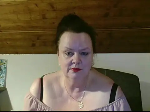 TiffanyMature online show from February 2026 09:33:02 PM