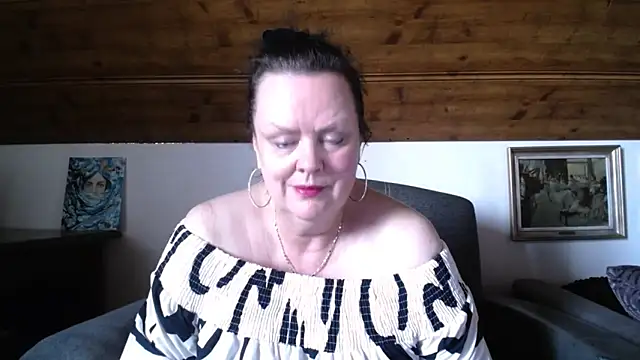 TiffanyMature online show from June 2026 05:24:02 PM