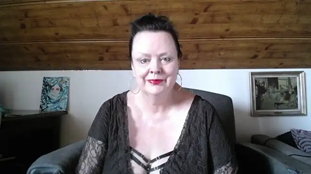 TiffanyMature online show from June 2026 07:17:01 AM