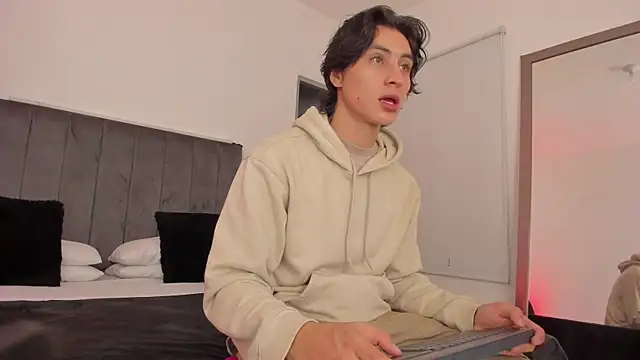 AlexanderHall online show from September 2025 12:22:02 AM