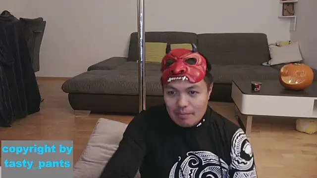 Snapshot of Tasty_pants chatting on October 2025 08:21:02 PM Tasty pants online show from October 2025 08:21:02 PM