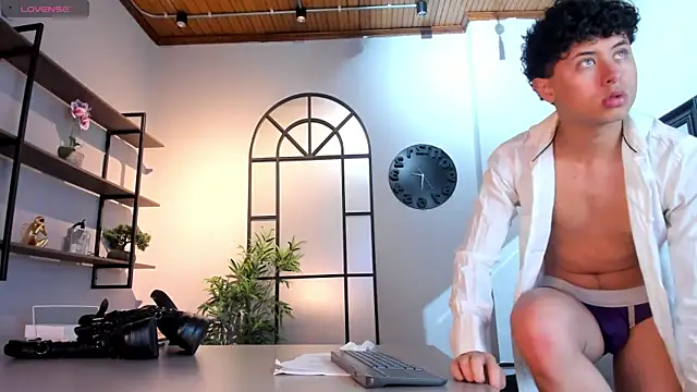 Snapshot of NoahDupont chatting on September 2025 07:06:02 PM NoahDupont online show from September 2025 07:06:02 PM