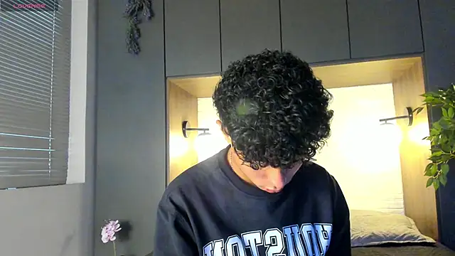 Snapshot of NoahDupont chatting on October 2025 08:50:02 PM NoahDupont online show from October 2025 08:50:02 PM