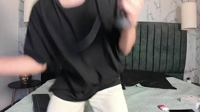 Snapshot of NoahDupont chatting on October 2025 07:56:01 PM NoahDupont online show from October 2025 07:56:01 PM