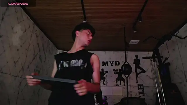 Snapshot of NoahDupont chatting on October 2025 08:30:02 PM NoahDupont online show from October 2025 08:30:02 PM