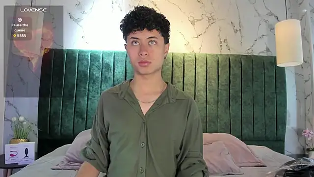 Snapshot of NoahDupont chatting on October 2025 07:48:02 PM NoahDupont online show from October 2025 07:48:02 PM