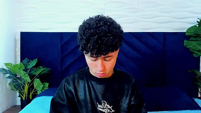 Snapshot of NoahDupont chatting on October 2025 11:39:02 AM NoahDupont online show from October 2025 11:39:02 AM