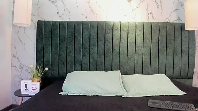 Snapshot of NoahDupont chatting on November 2025 11:44:02 AM NoahDupont online show from November 2025 11:44:02 AM