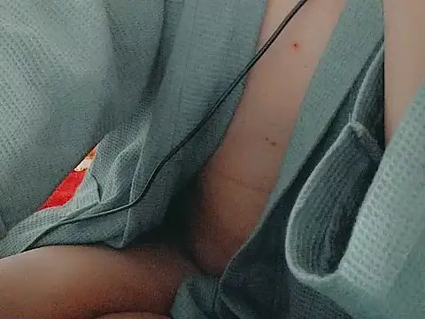 YEUTHUONGNHAU online show from December 2025 06:37:02 PM