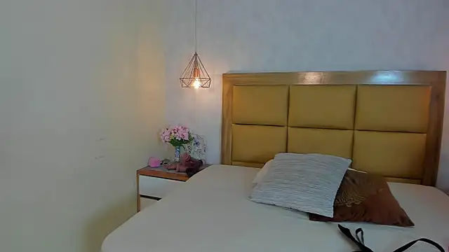 MELISSAROUGE online show from June 2026 07:40:02 PM