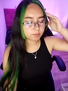 Snapshot of SashaGrey__ chatting on October 2025 01:53:02 PM SashaGrey online show from October 2025 01:53:02 PM