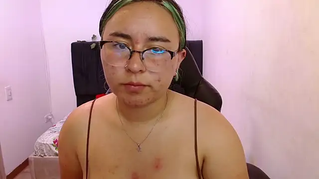 Snapshot of SashaGrey__ chatting on November 2025 03:11:01 PM SashaGrey online show from November 2025 03:11:01 PM