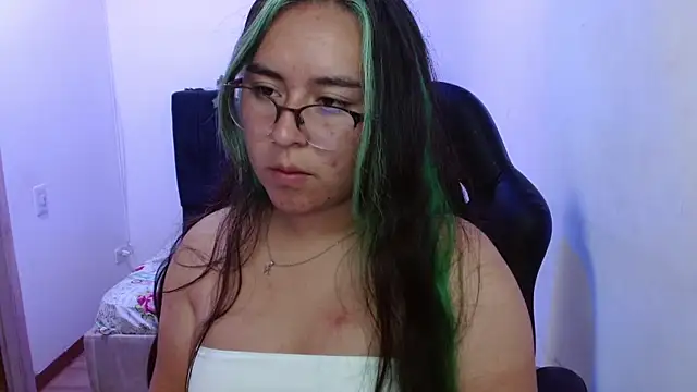 Snapshot of SashaGrey__ chatting on November 2025 03:01:02 PM SashaGrey online show from November 2025 03:01:02 PM